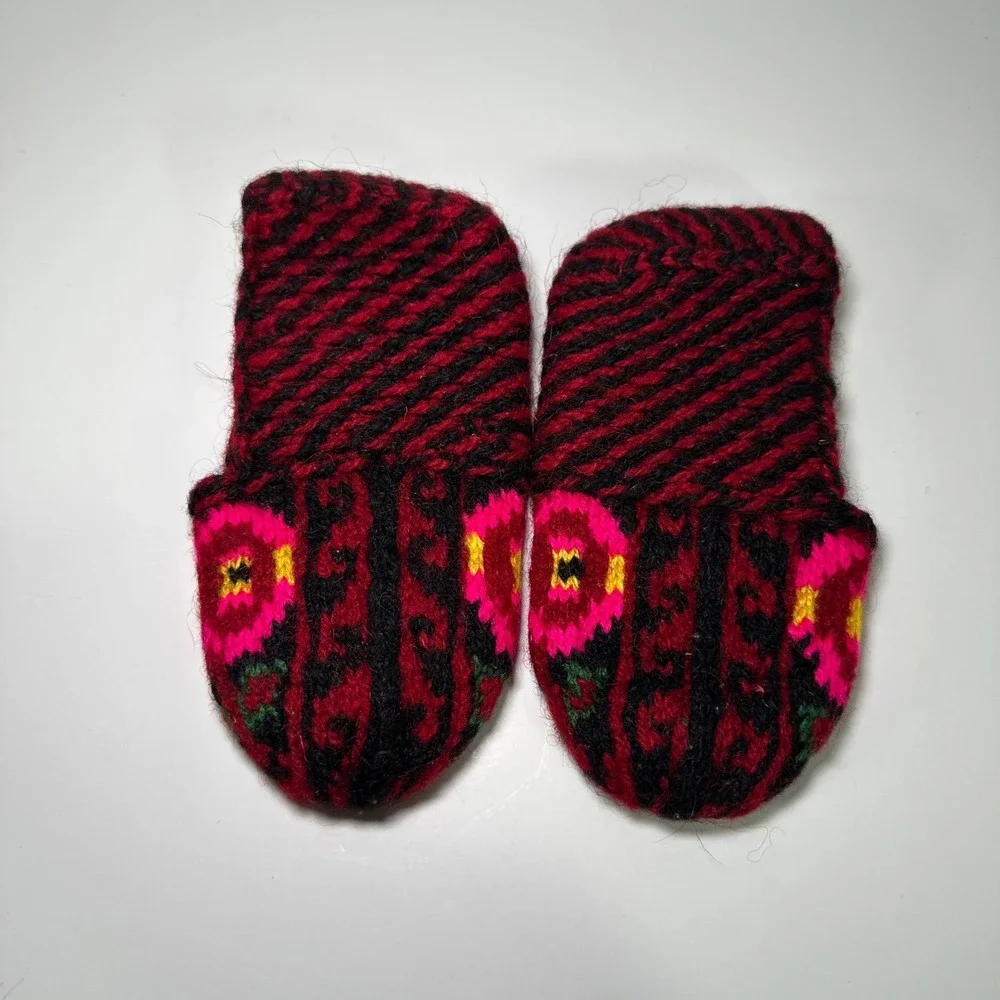 Handmade Wool Knit Slippers Red Black‎ Floral Folk Art Cozy Loungewear